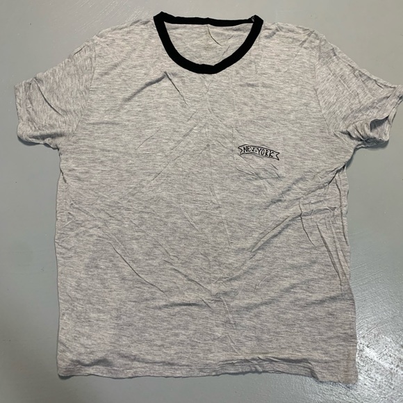 Tshirt - Picture 1 of 1